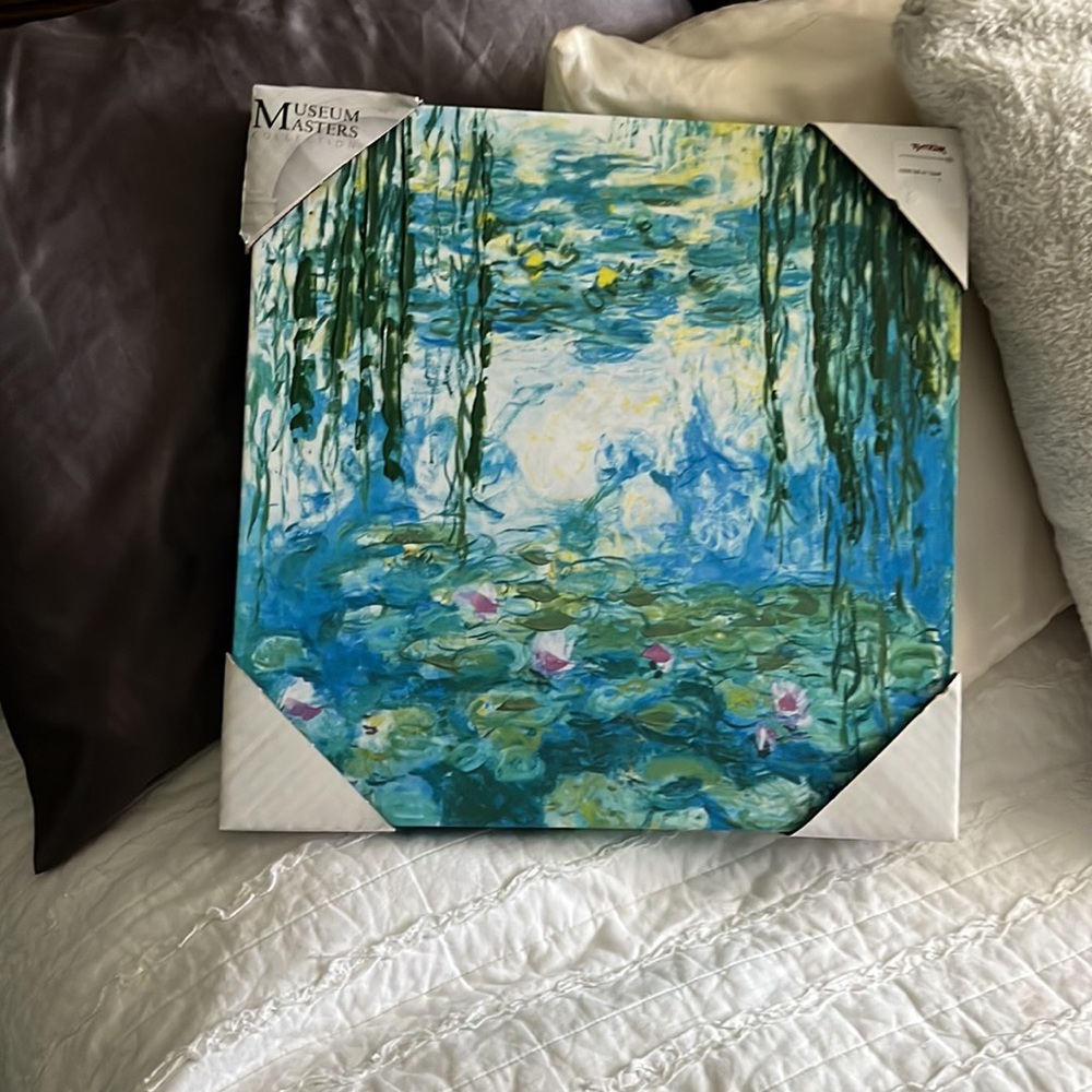 Decor - Picture 3 of 3